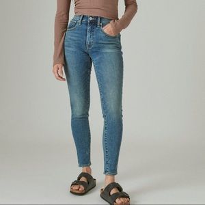 Lucky Brand Bridgette High Rise Skinny Jean (4/27)